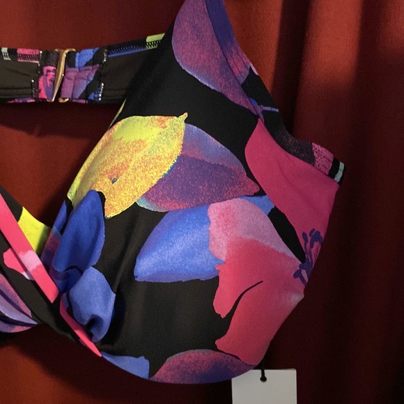 New Calvin Klein Bathing suit top. Size XL - Picture 4 of 8